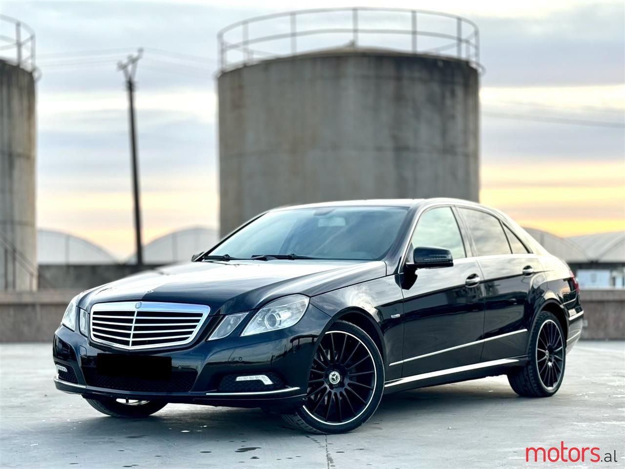 2012' Mercedes-Benz E 350 photo #1