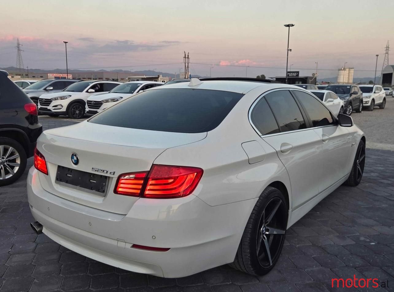 2013' BMW 520 photo #3