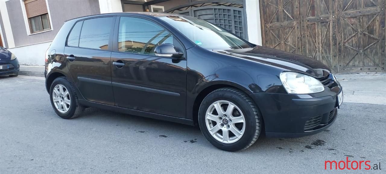 2005' Volkswagen Golf photo #3