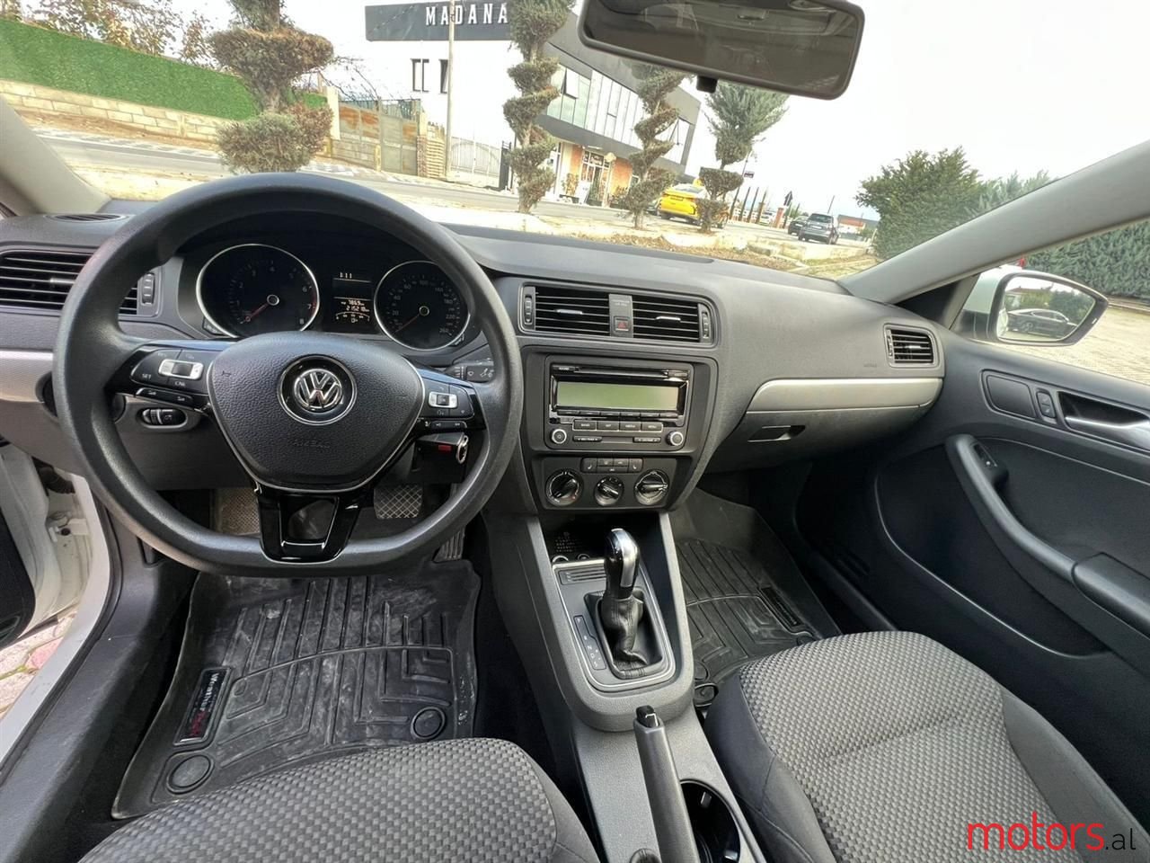 2015' Volkswagen Jetta photo #5