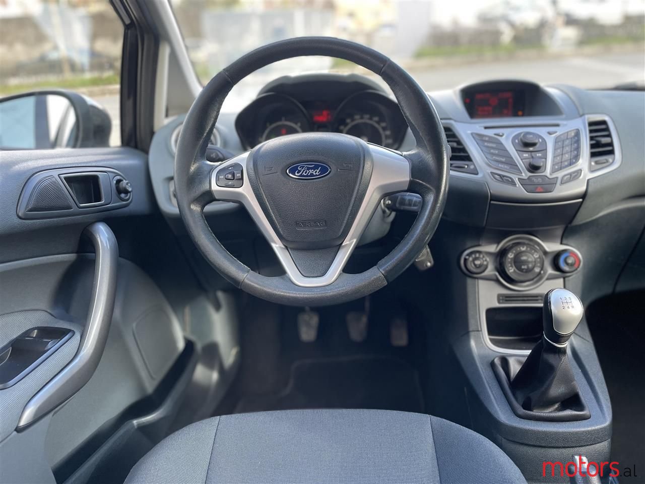 2011' Ford Fiesta photo #6