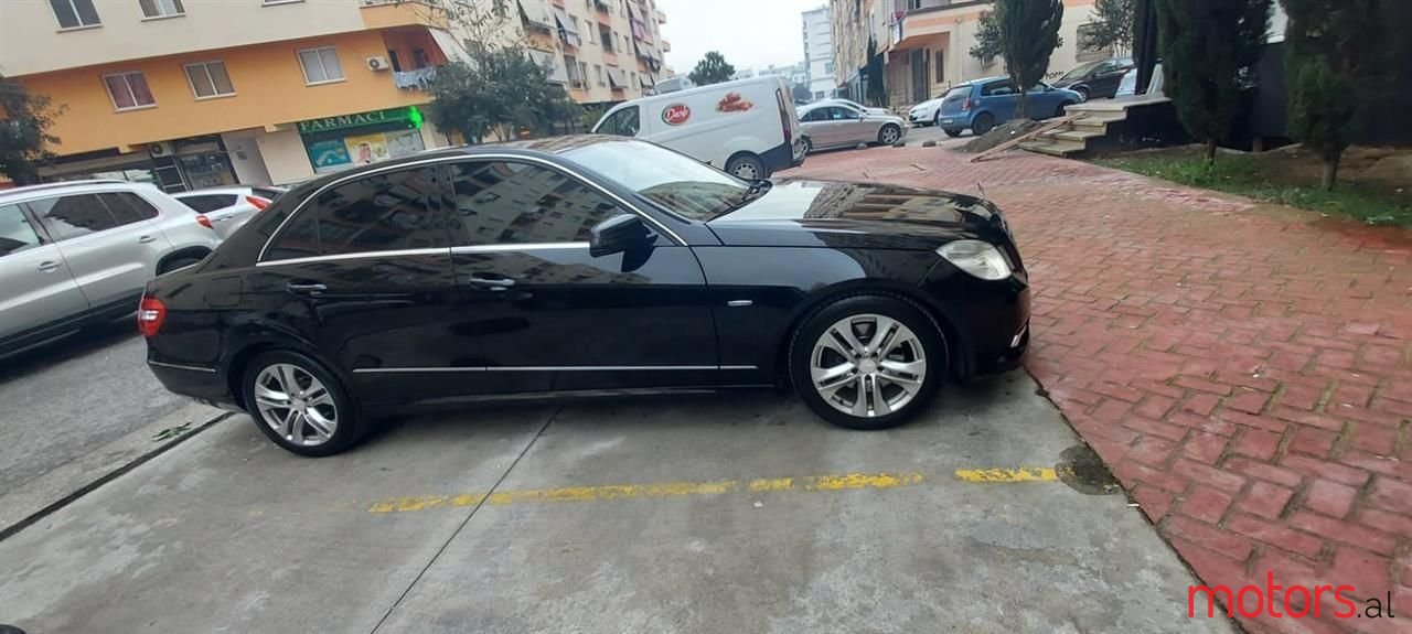 2010' Mercedes-Benz E 250 photo #2