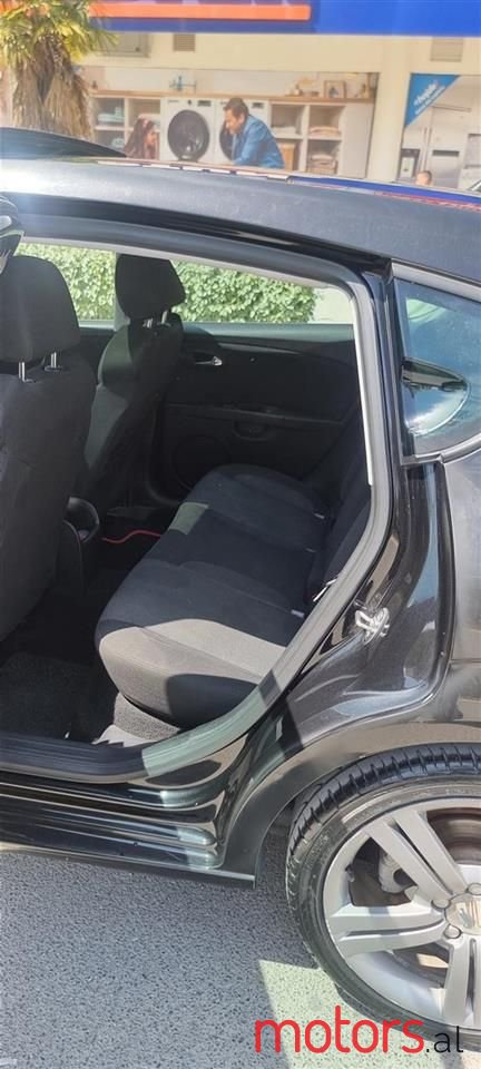 2007' SEAT Leon photo #3