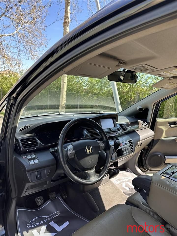 2008' Honda FR-V photo #3