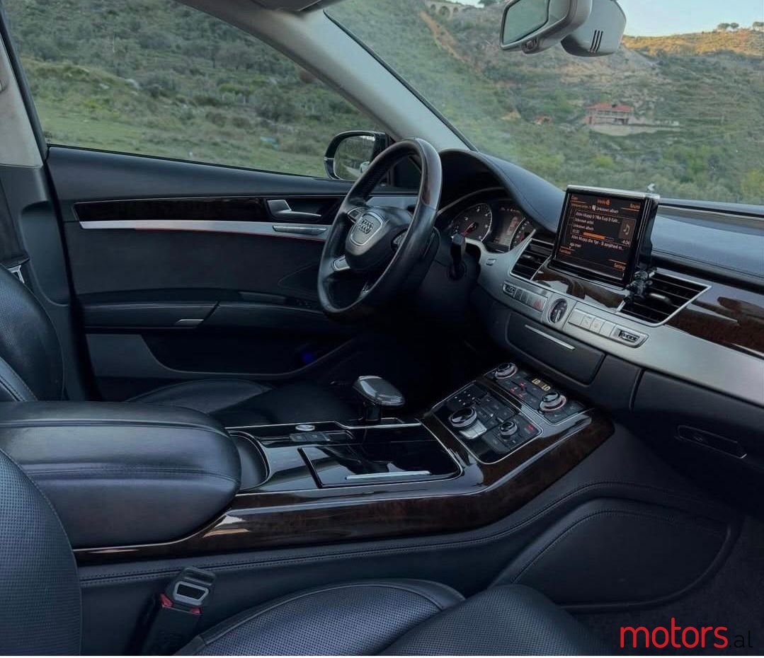 2013' Audi A8 photo #2