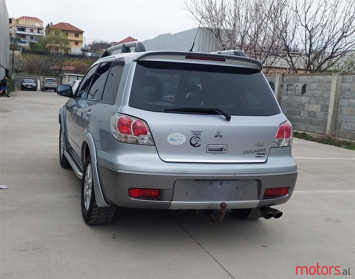 2004' Mitsubishi Outlander photo #6