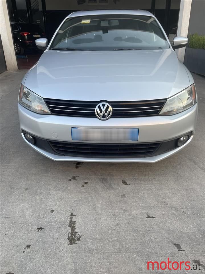 2012' Volkswagen Jetta photo #1