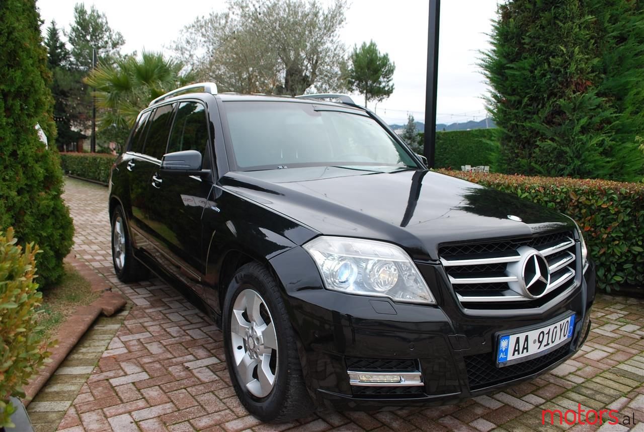 2011' Mercedes-Benz GLK 220 photo #1