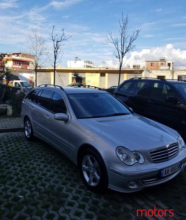 2005' Mercedes-Benz C 240 photo #2