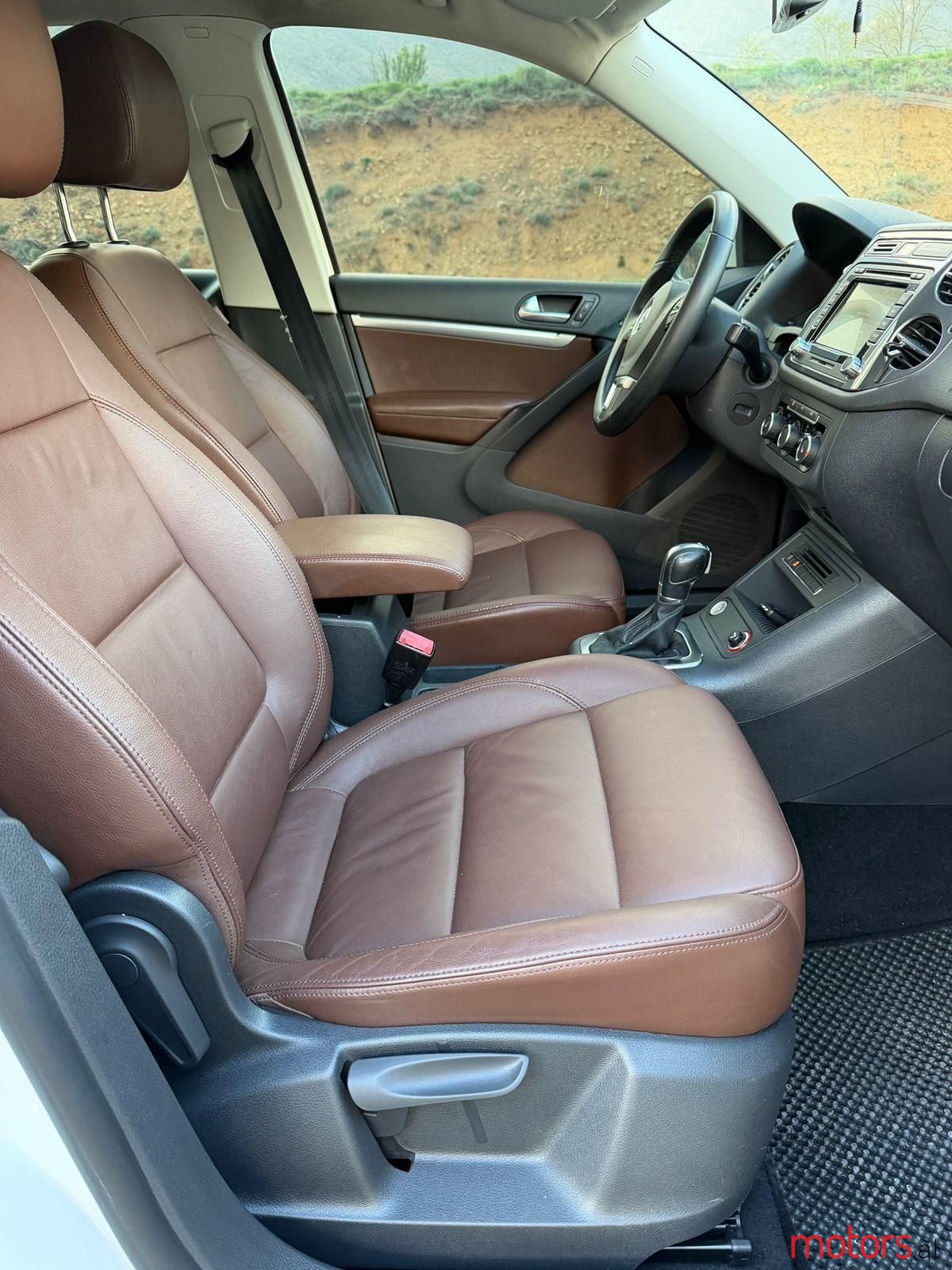 2013' Volkswagen Tiguan photo #2