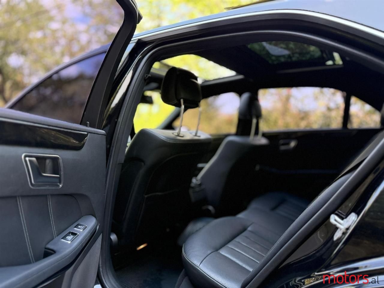 2014' Mercedes-Benz E 250 photo #4