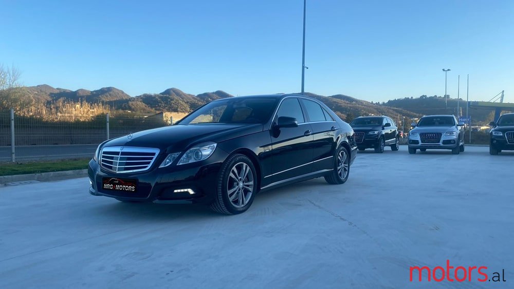 2009' Mercedes-Benz E-Class photo #1