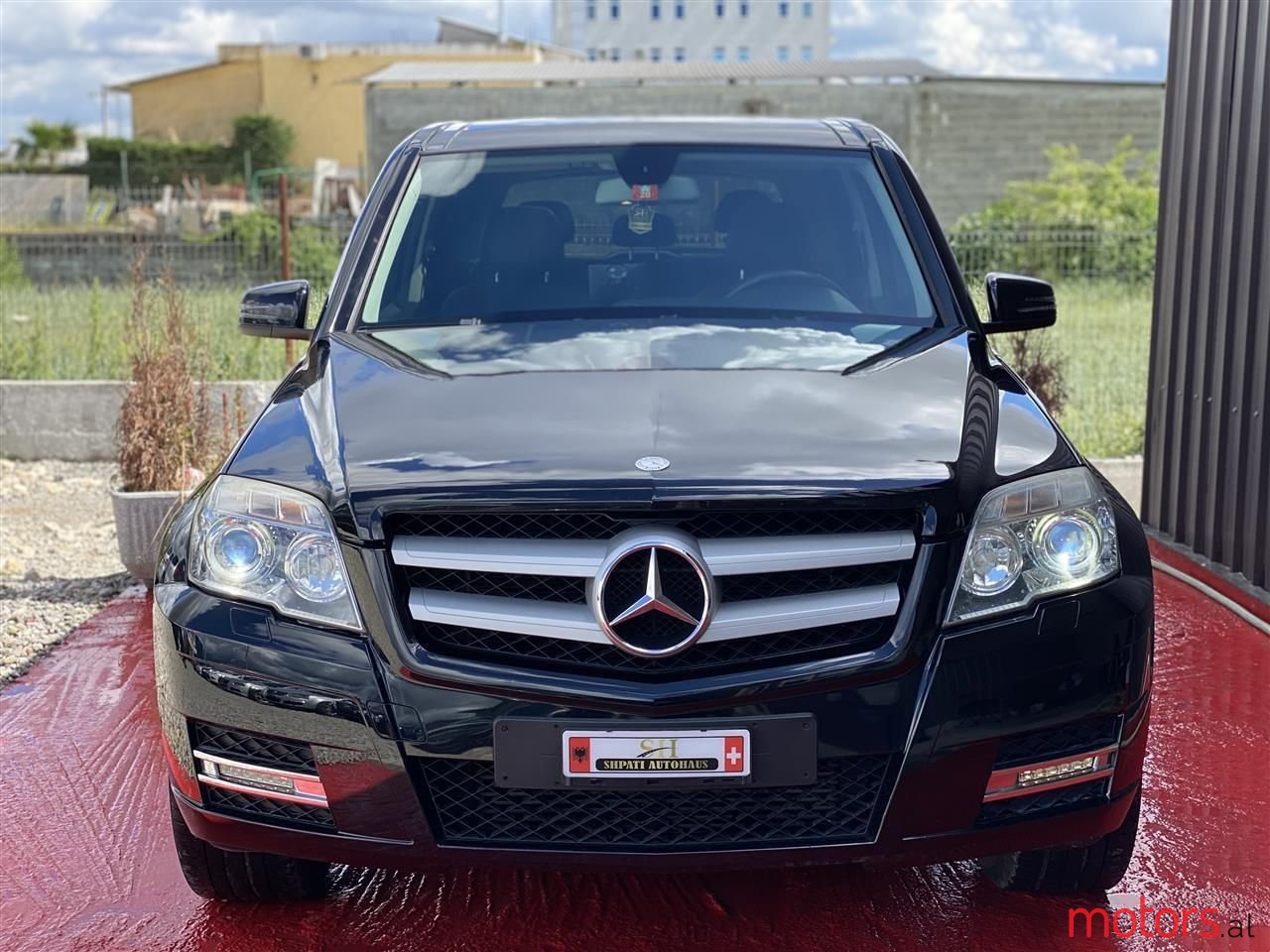 2011' Mercedes-Benz GLK 250 photo #3