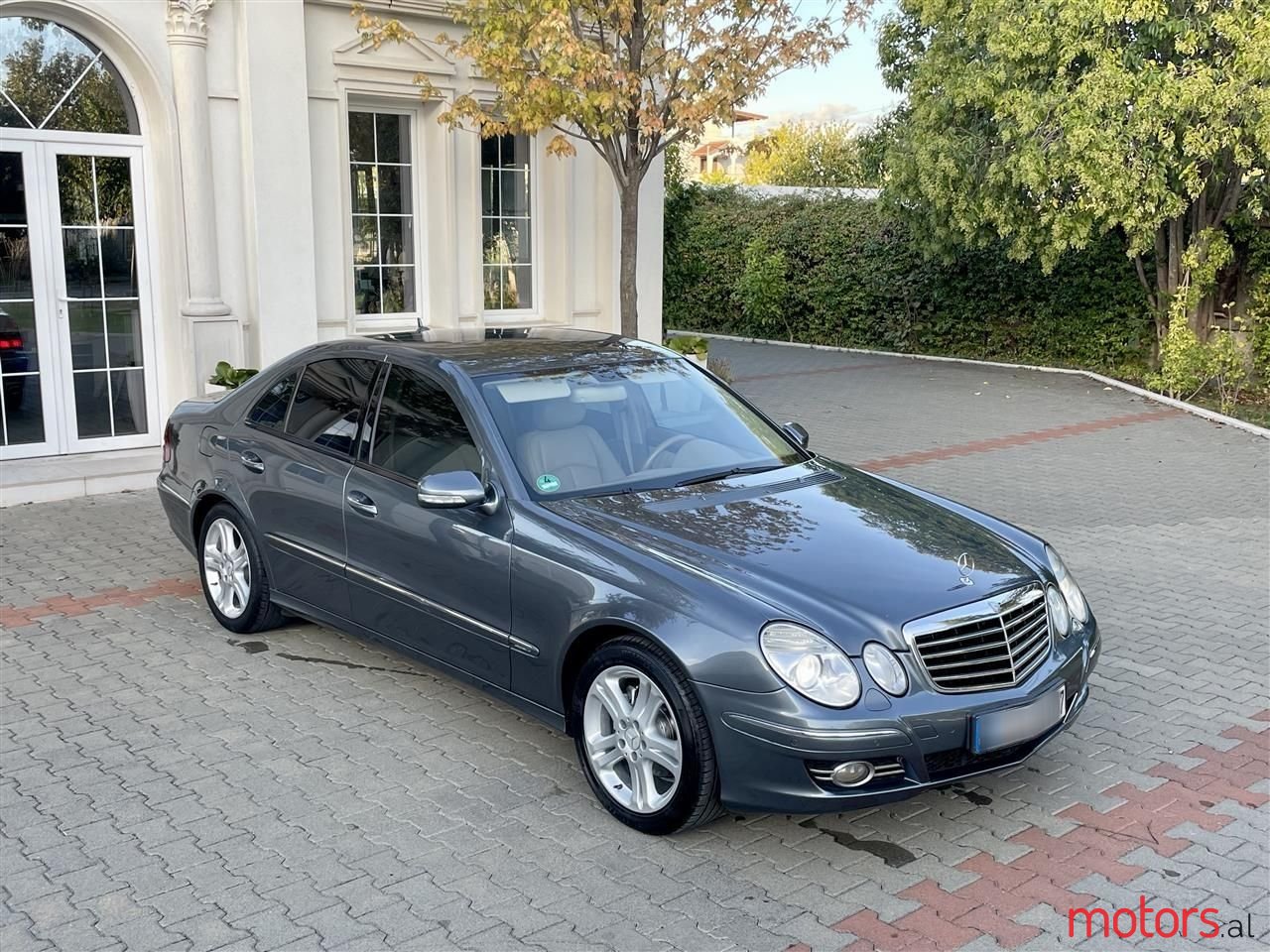 2008' Mercedes-Benz E 320 photo #3