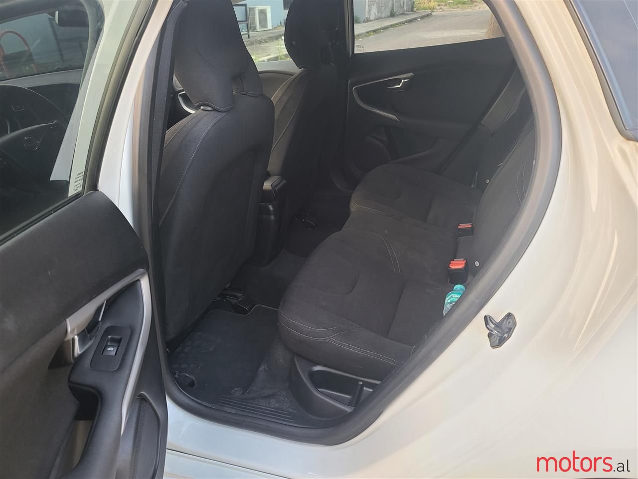 2012' Volvo V40 photo #5