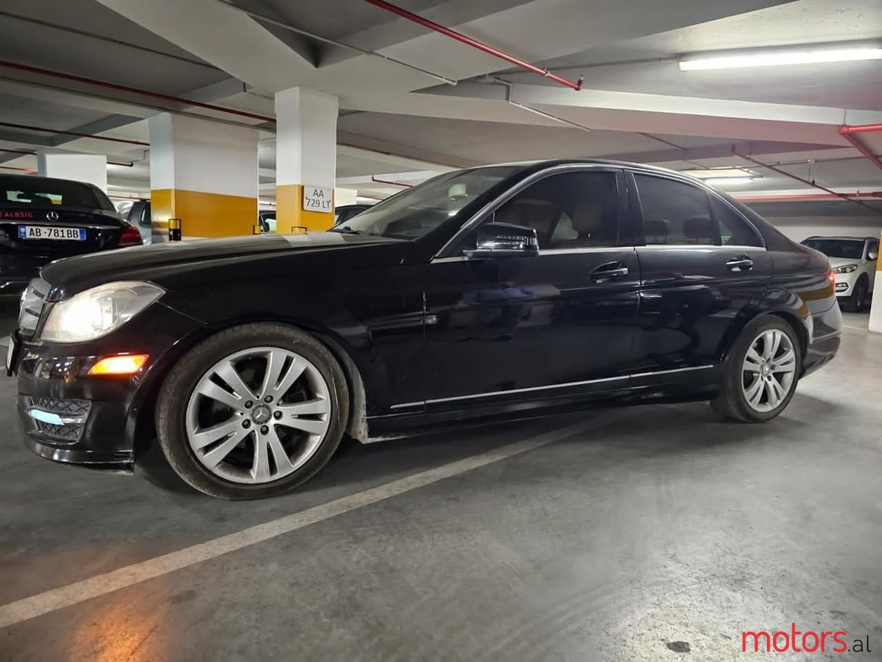 2012' Mercedes-Benz C 300 photo #2