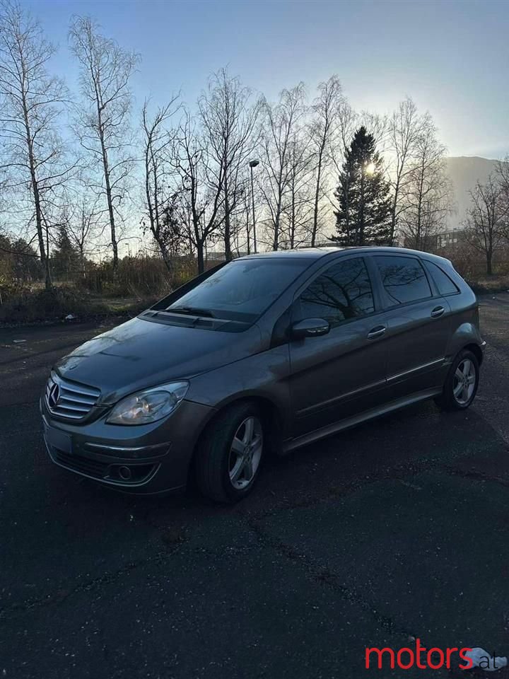 2005' Mercedes-Benz B 200 photo #3