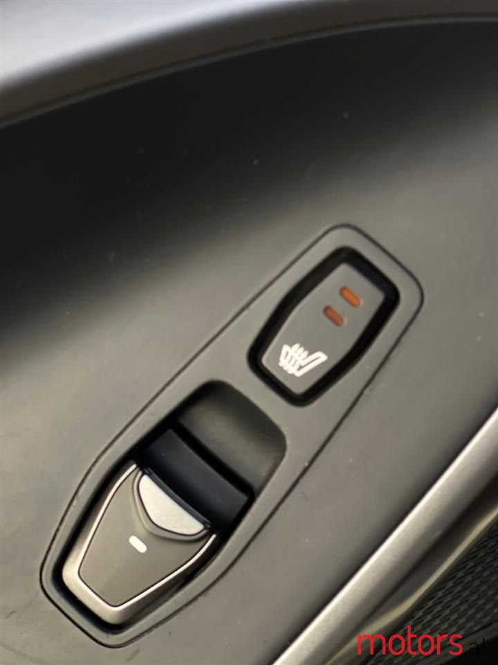 2013' Hyundai Santa Fe photo #4