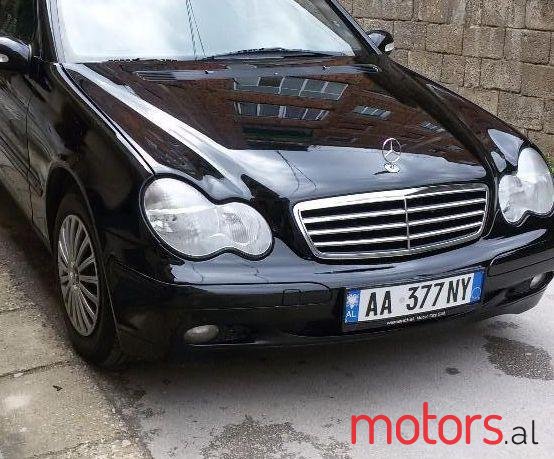 2002' Mercedes-Benz C-Class photo #2
