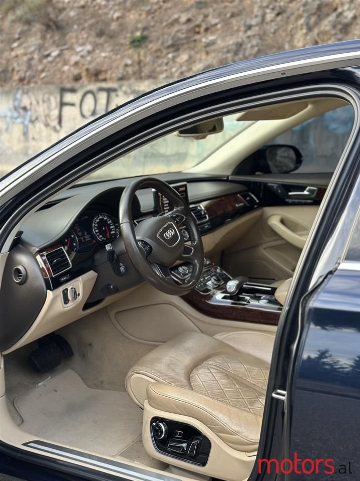 2012' Audi A8 photo #4