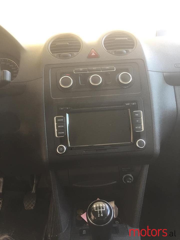 2014' Volkswagen Caddy photo #6