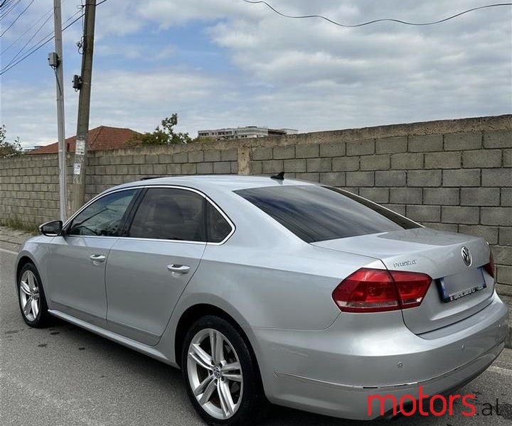 2013' Volkswagen Passat photo #6