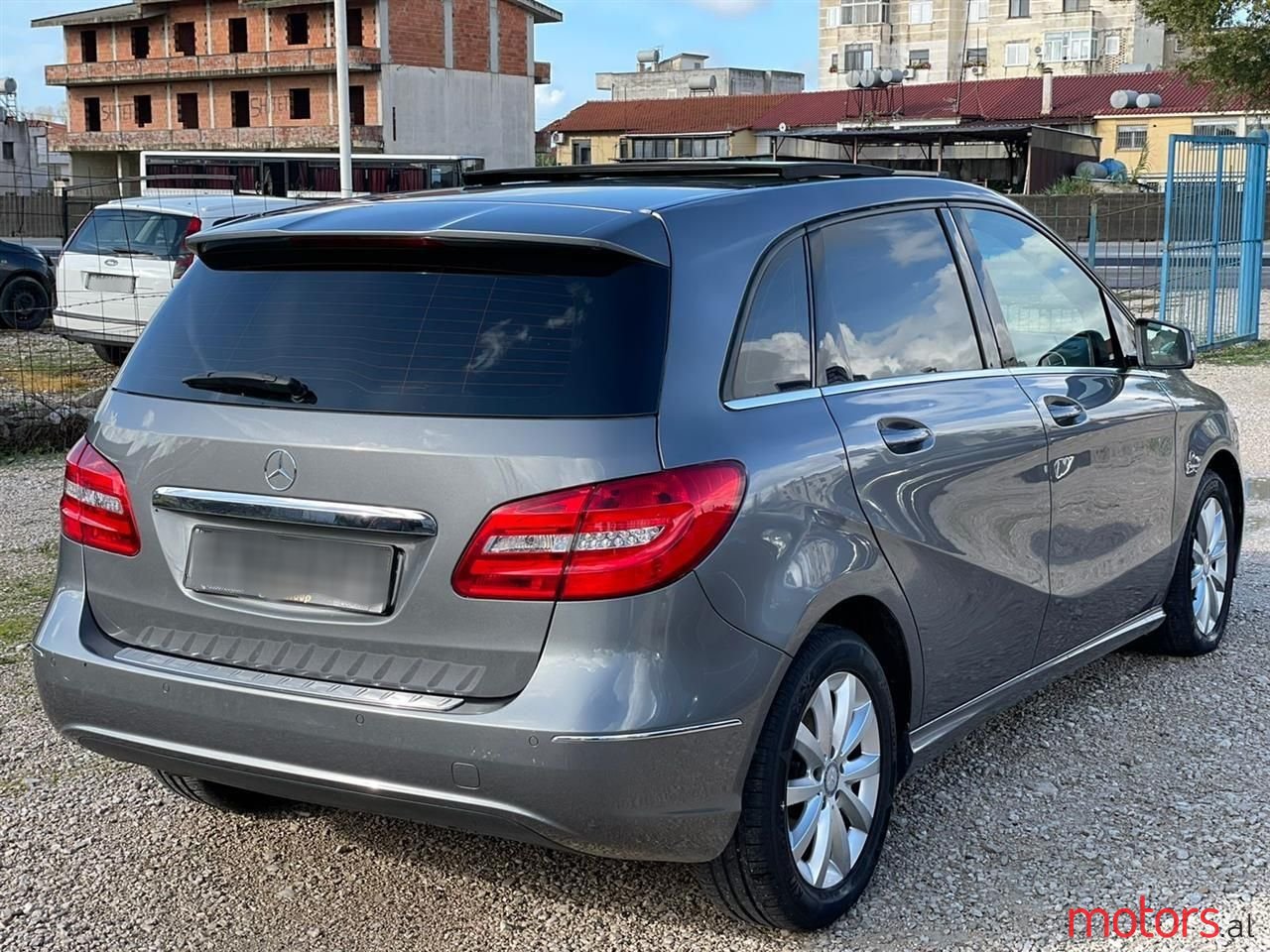 2012' Mercedes-Benz B 180 photo #4