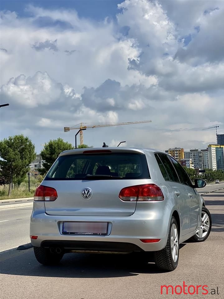 2009' Volkswagen Golf photo #6