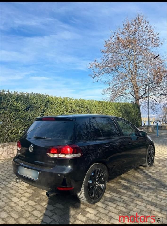 2009' Volkswagen Golf photo #6