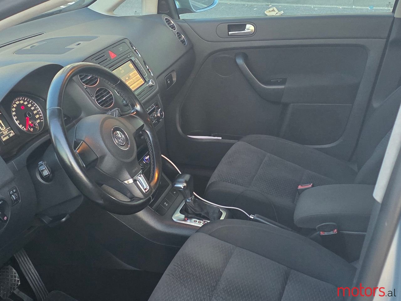 2009' Volkswagen Golf Plus photo #2