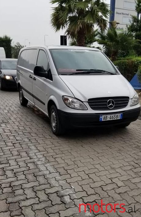 2006' Mercedes-Benz V 220 photo #1