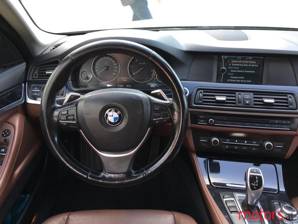 2011' BMW 520 photo #4