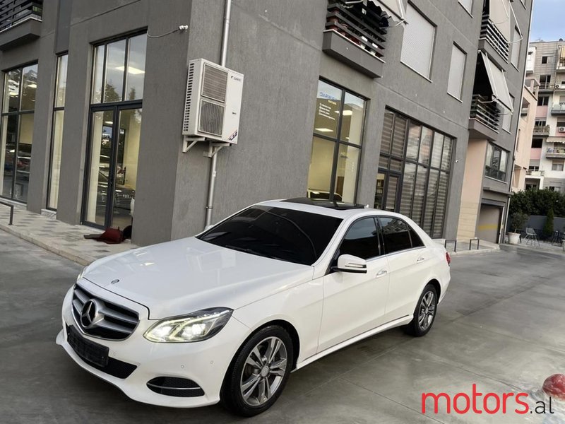 2014' Mercedes-Benz E 220 photo #1