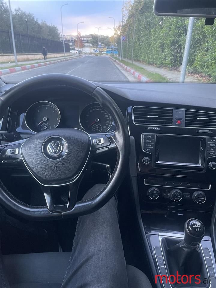 2014' Volkswagen Golf photo #6