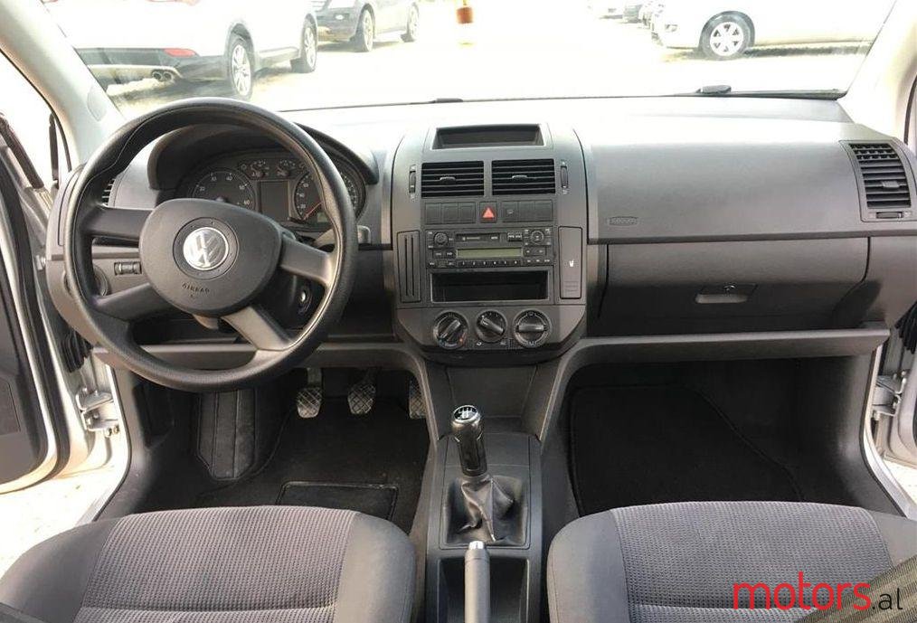 2005' Volkswagen Polo photo #5