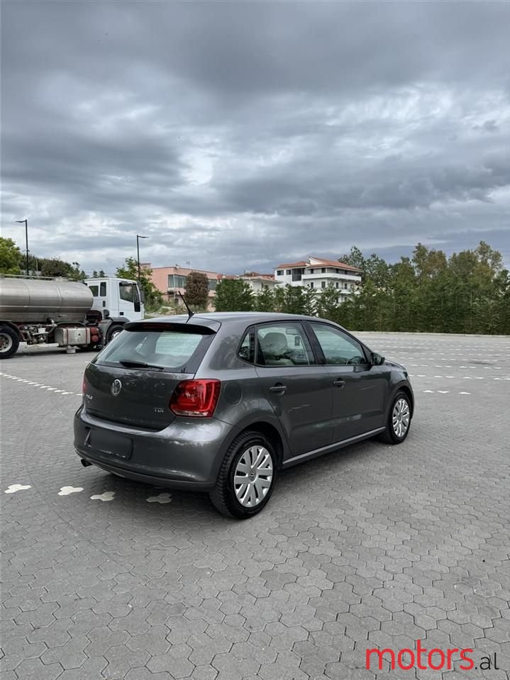 2010' Volkswagen Polo photo #6