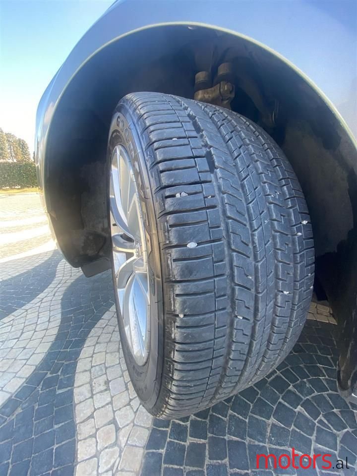 2012' Audi A8 photo #2