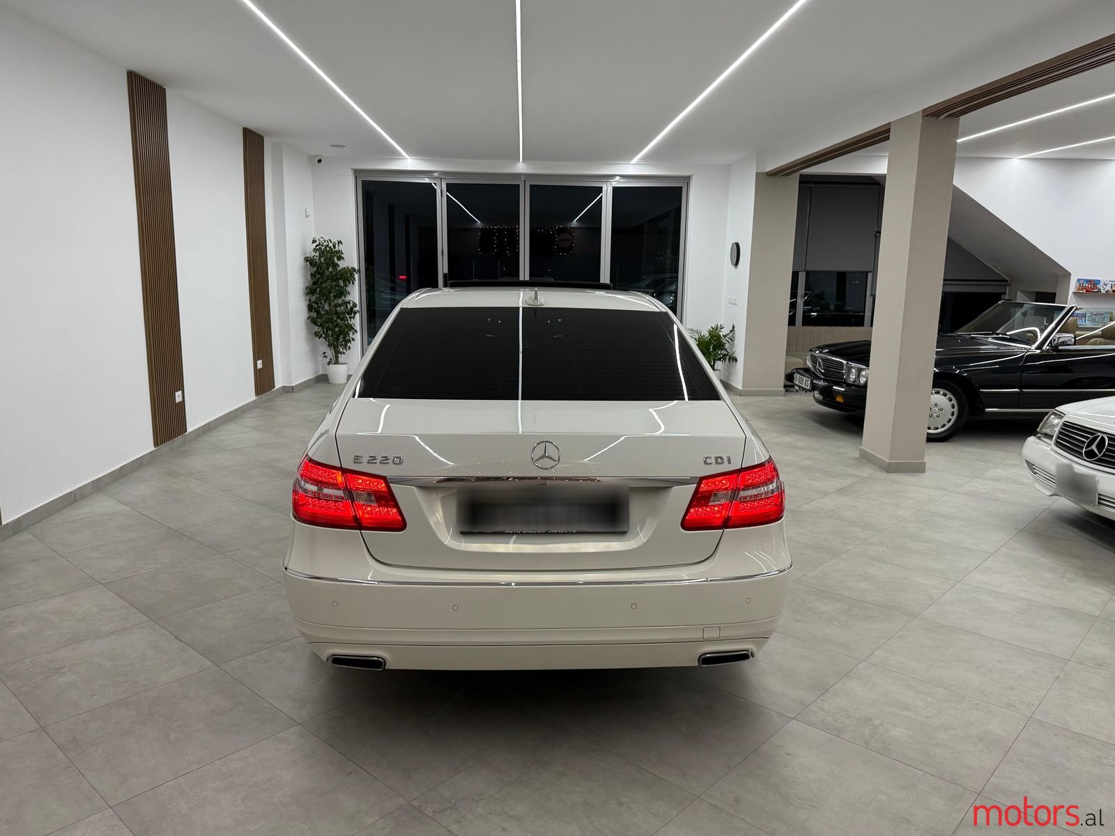 2012' Mercedes-Benz E 220 photo #4