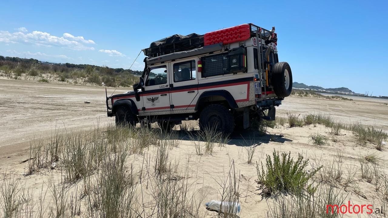 1999' Land Rover Defender 110 photo #4
