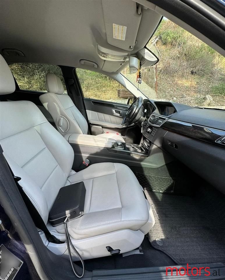 2013' Mercedes-Benz E 220 photo #5