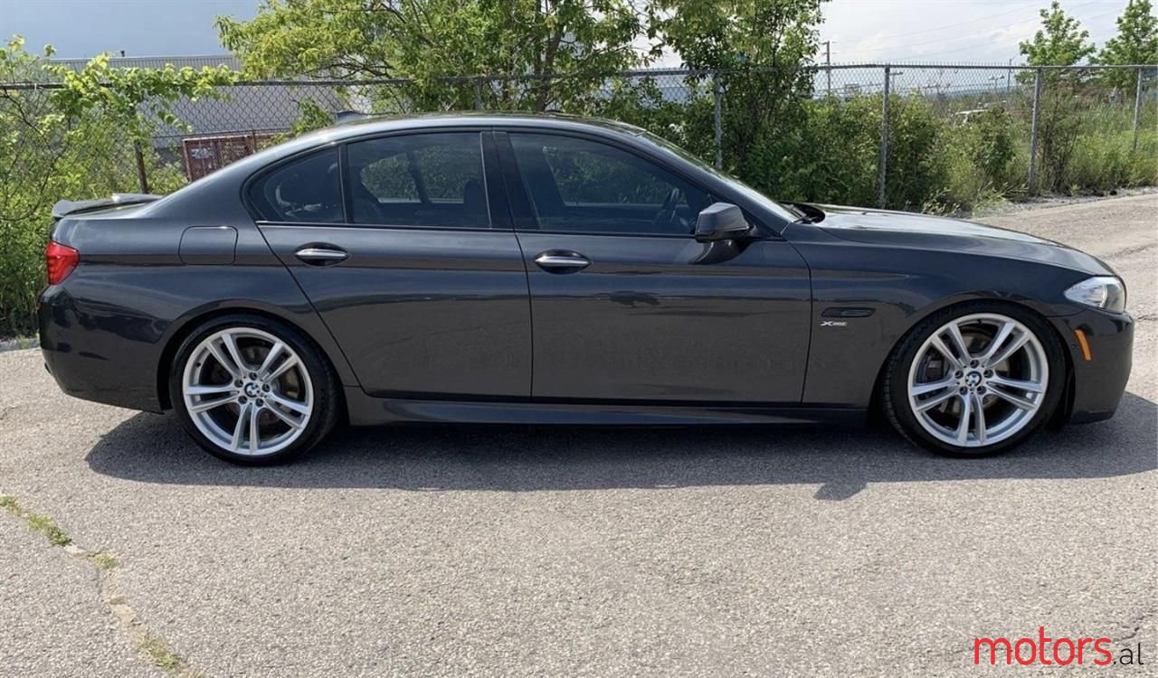 2011' BMW 550 photo #4