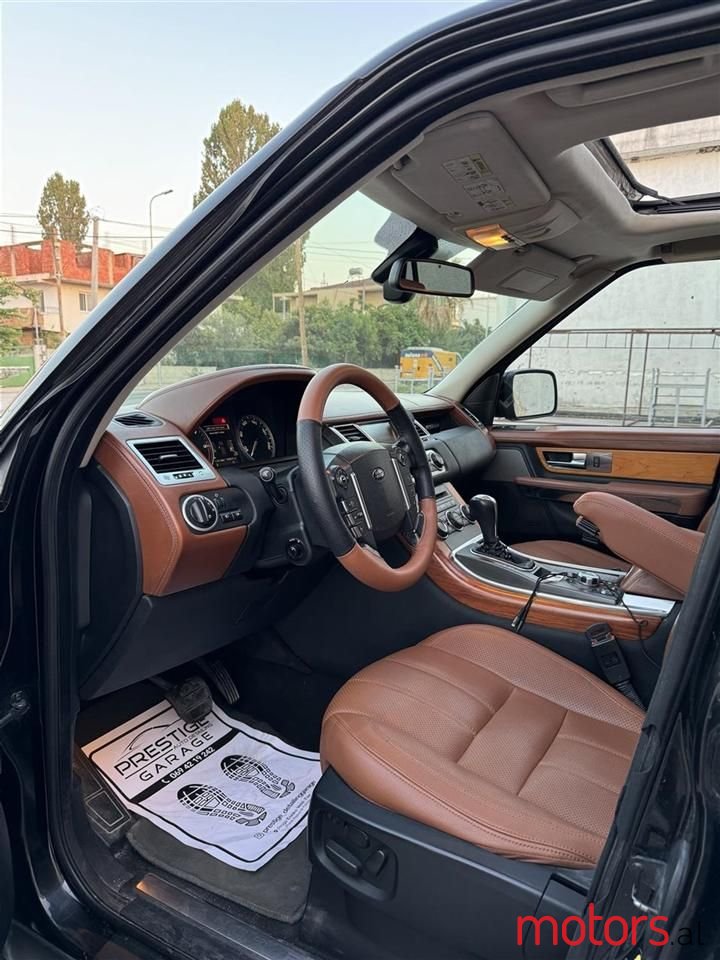 2011' Land Rover Range Rover Sport photo #3