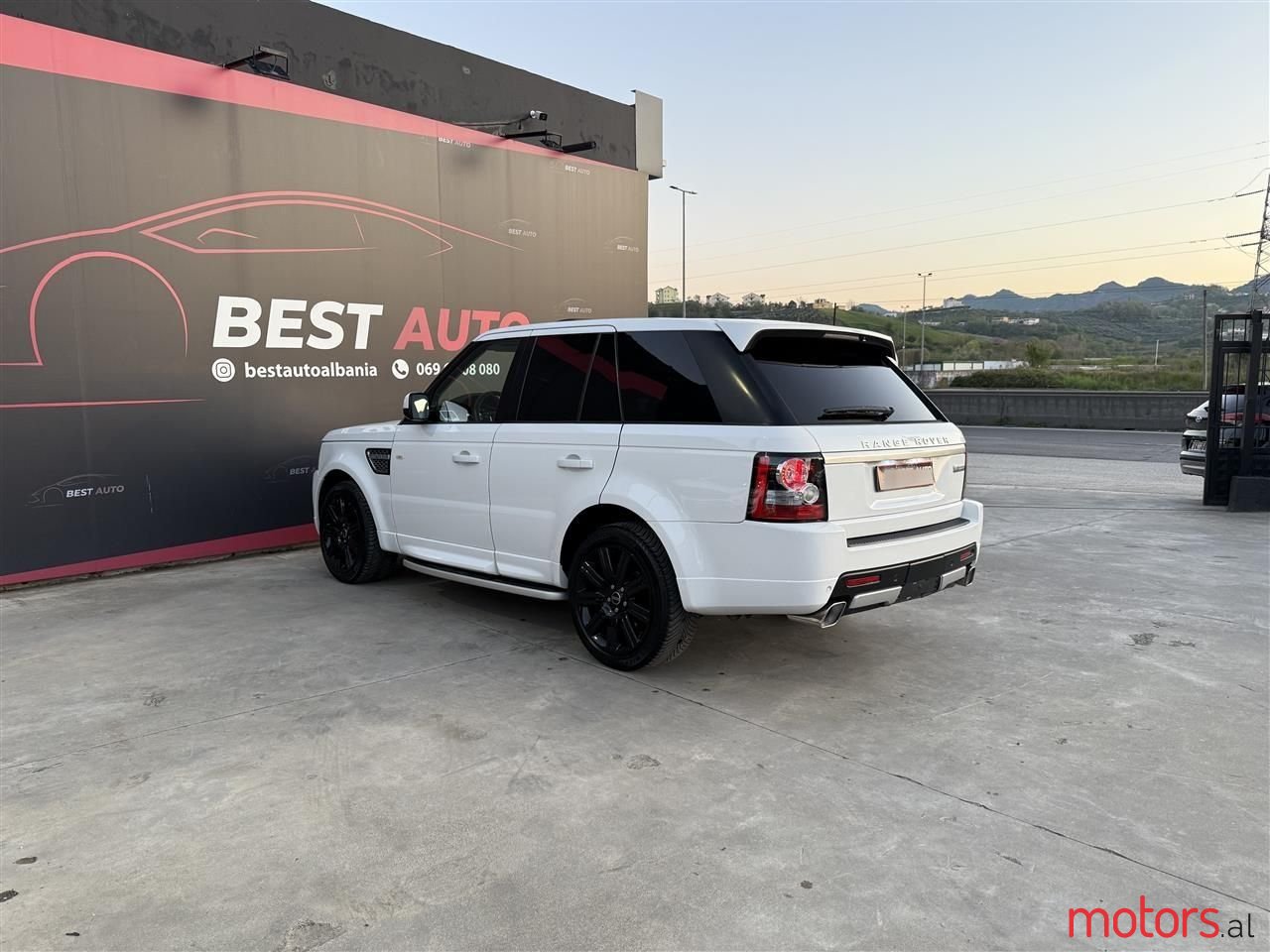 2012' Land Rover Range Rover Sport photo #2