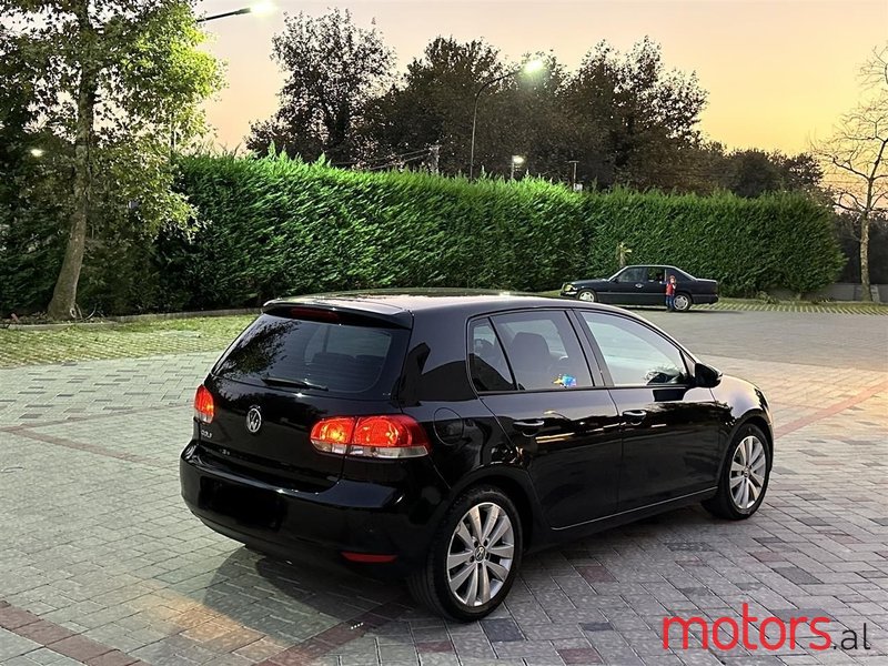 2010' Volkswagen Golf photo #4