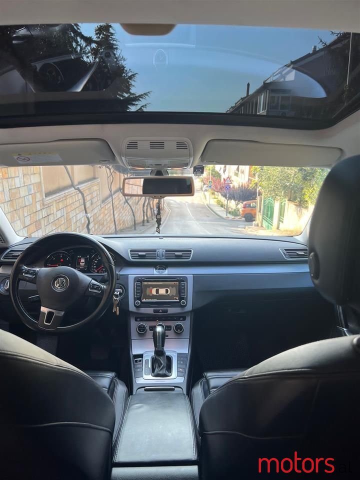 2015' Volkswagen Passat photo #5