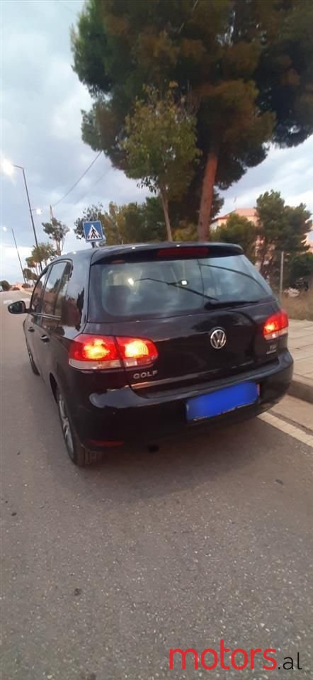 2011' Volkswagen Golf photo #2