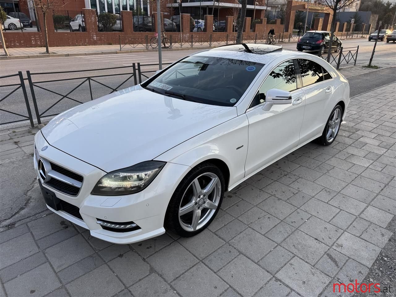 2011' Mercedes-Benz CLS 350 photo #1