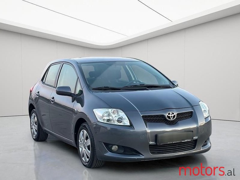 2007' Toyota Auris photo #1
