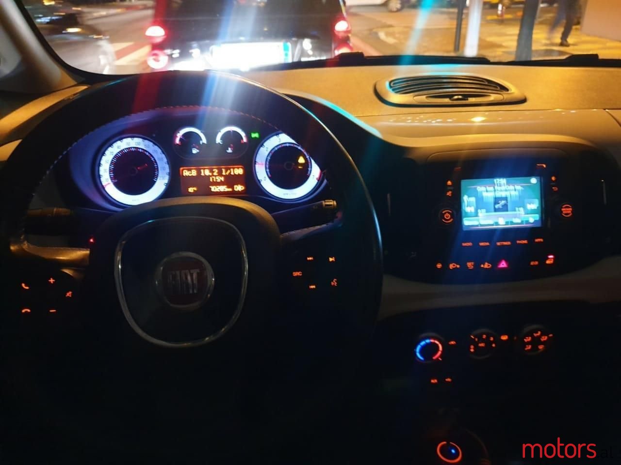 2017' Fiat 500L photo #6