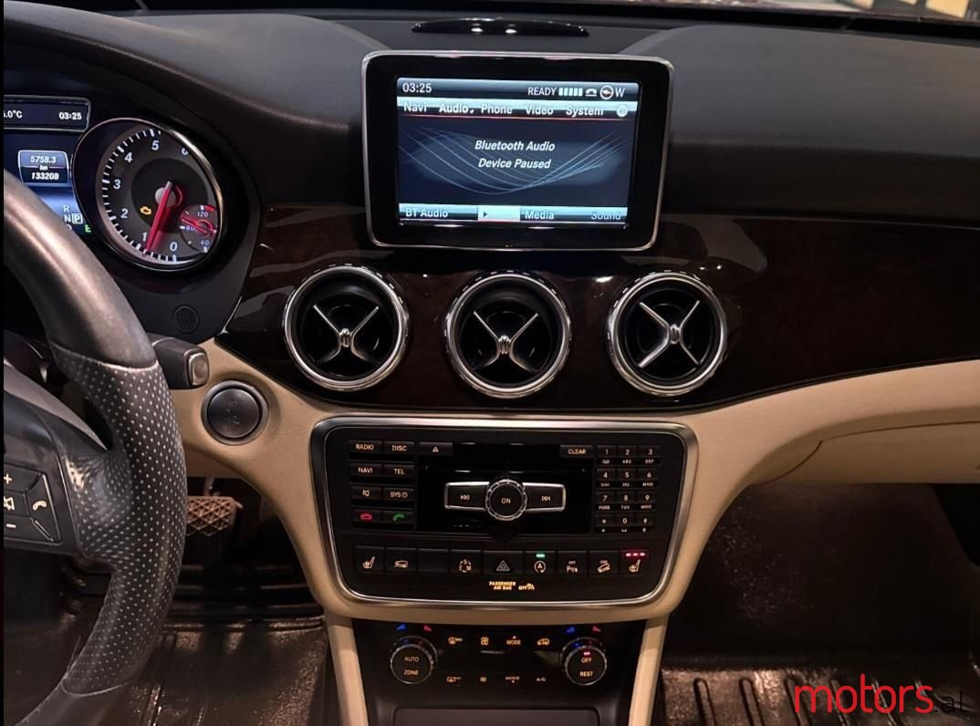 2016' Mercedes-Benz GLA 250 photo #3